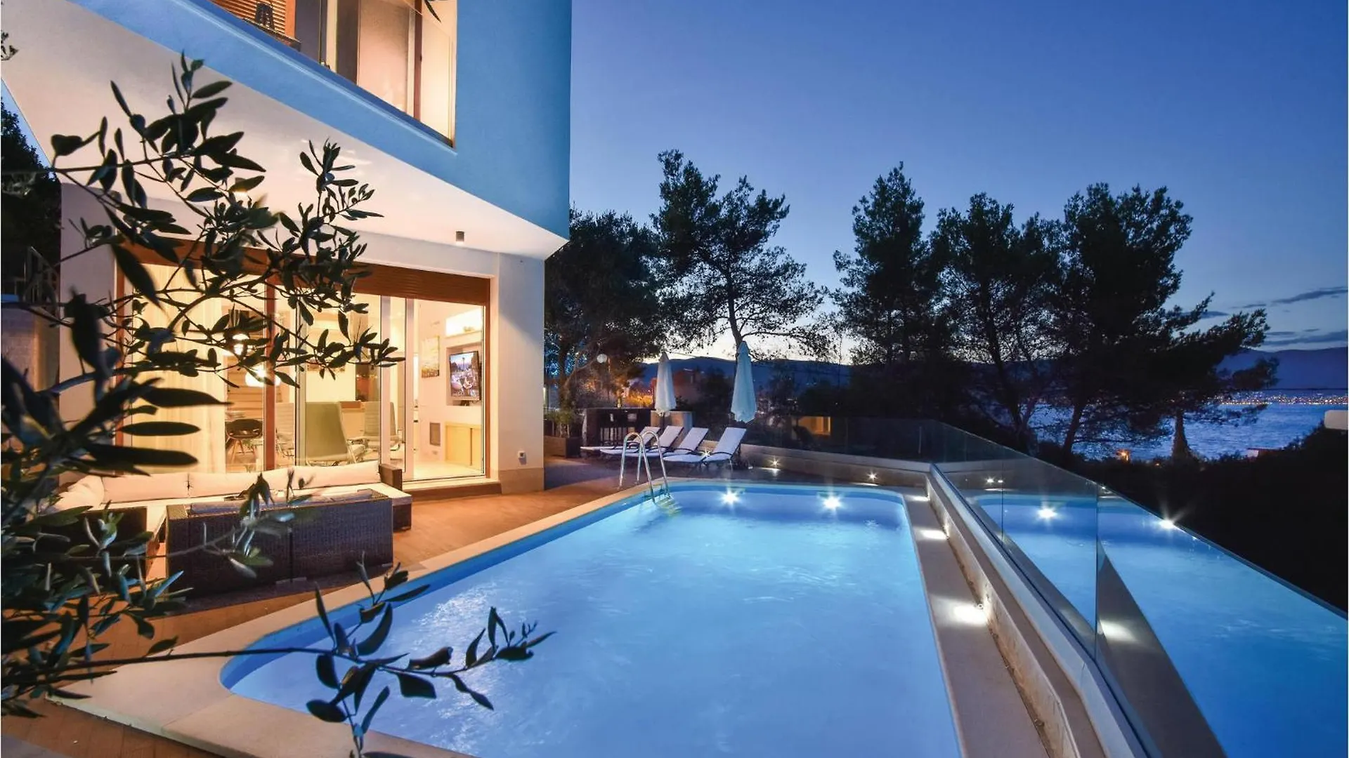 Gorgeous Home In Slatine With Wifi Trogir