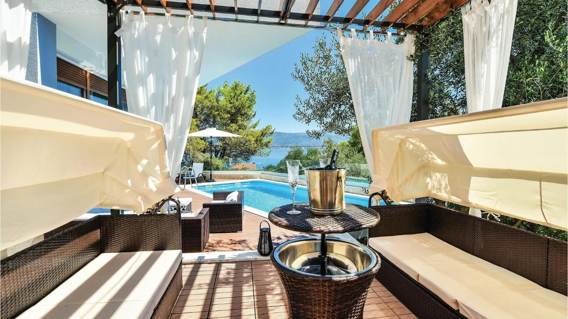 Gorgeous Home In Slatine With Wifi Trogir Croatia