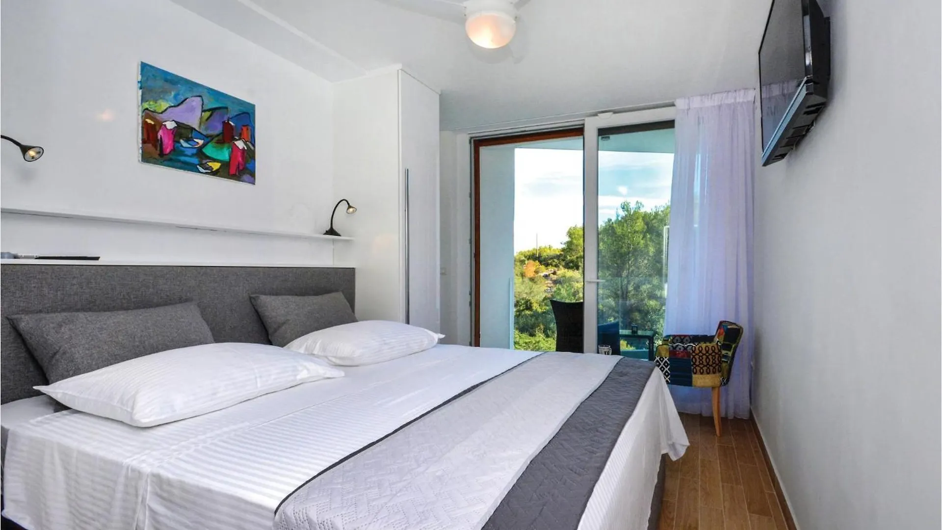 Gorgeous Home In Slatine With Wifi Trogir 0*,